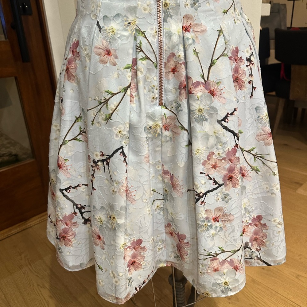 Ted Baker London new with tags Floral full Circle Skirt and White Top Set - Picture 15 of 16